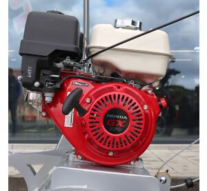 SHARK ATV front mulcher 100 with Honda GX 270 engine, silver color
